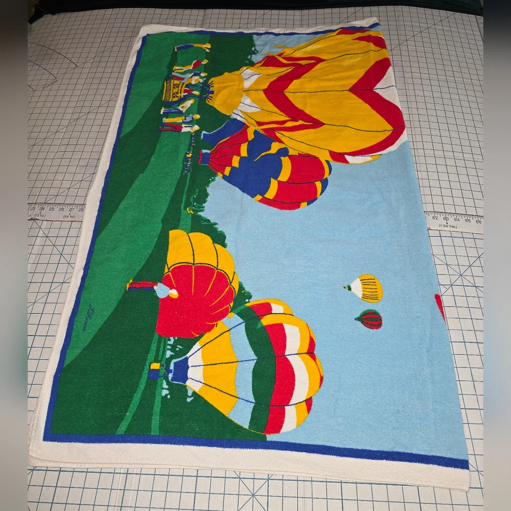 Kel-Tex Beach Pool Towel with Air Balloon Design 52x62 Oversized, Preloved